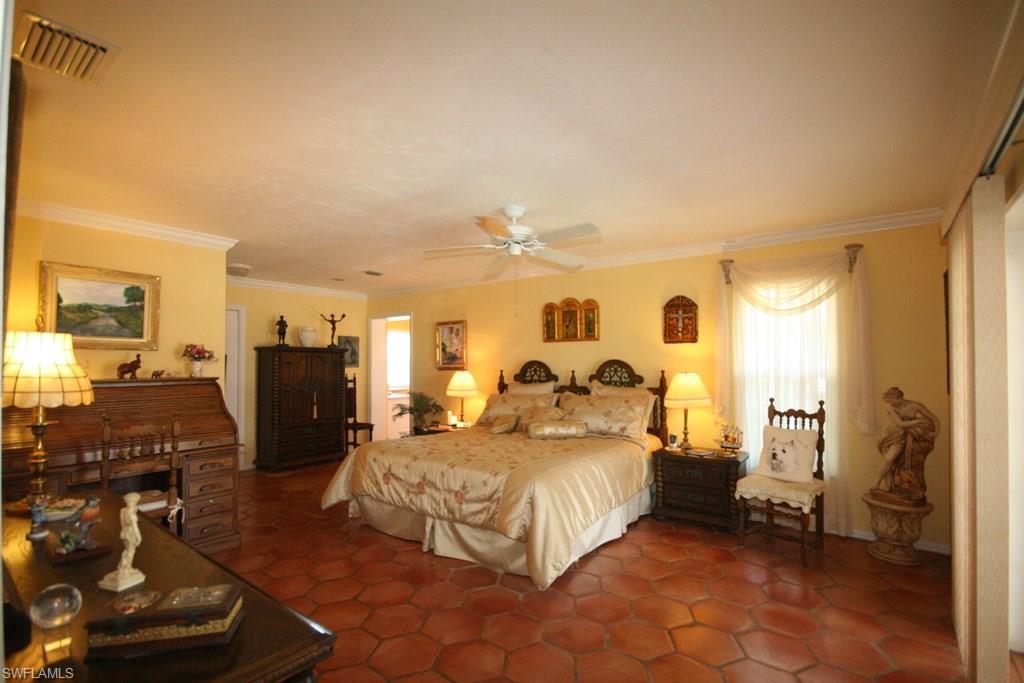 MARCO BEACH - Residential