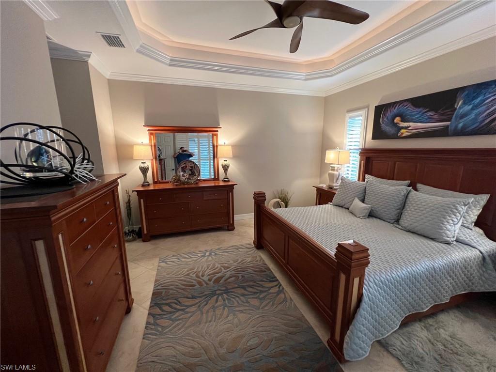 TWIN EAGLES - Residential