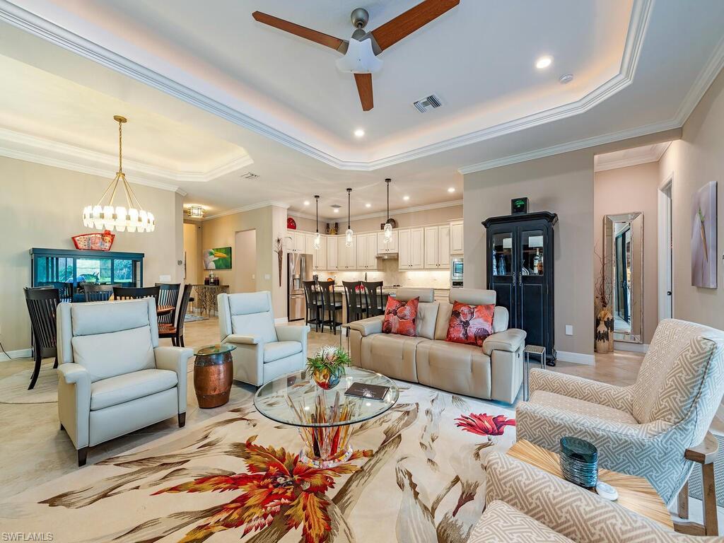 TWIN EAGLES - Residential