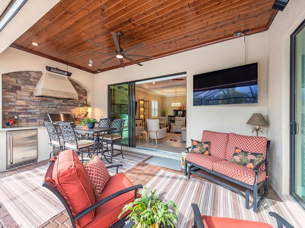 TWIN EAGLES - Residential