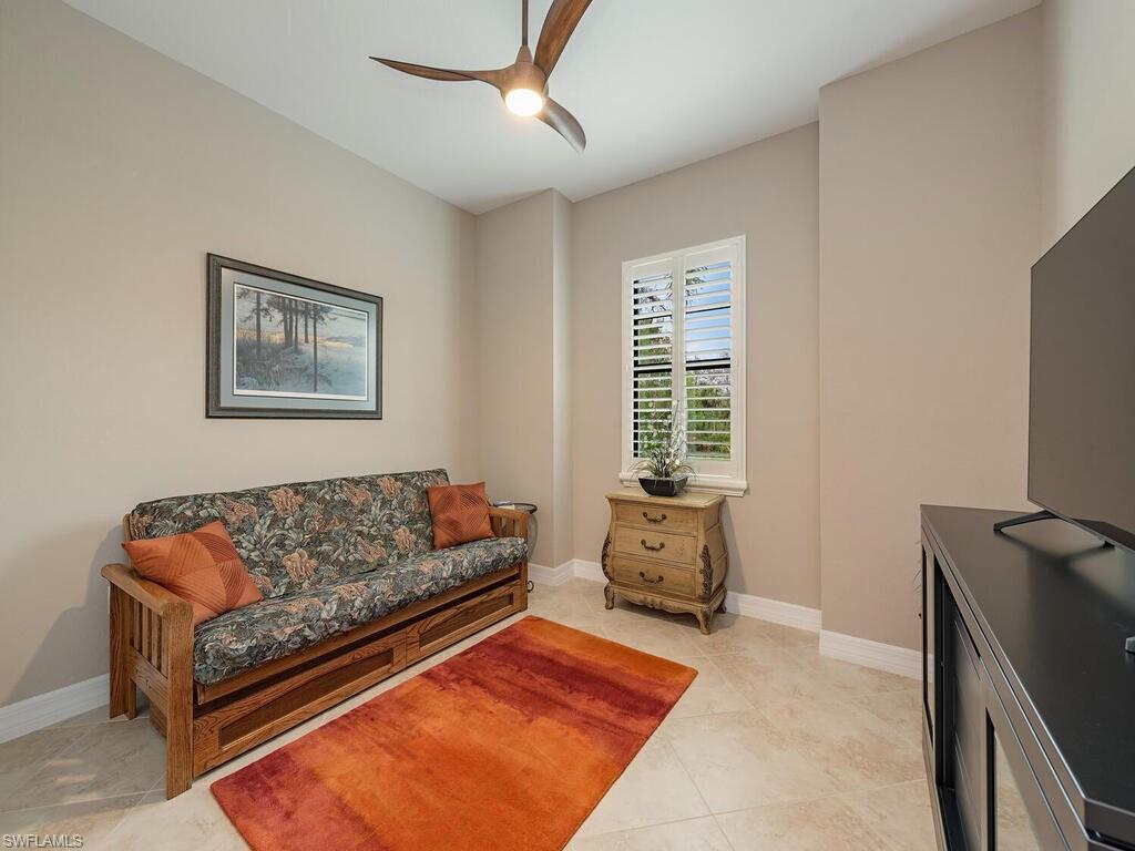 TWIN EAGLES - Residential