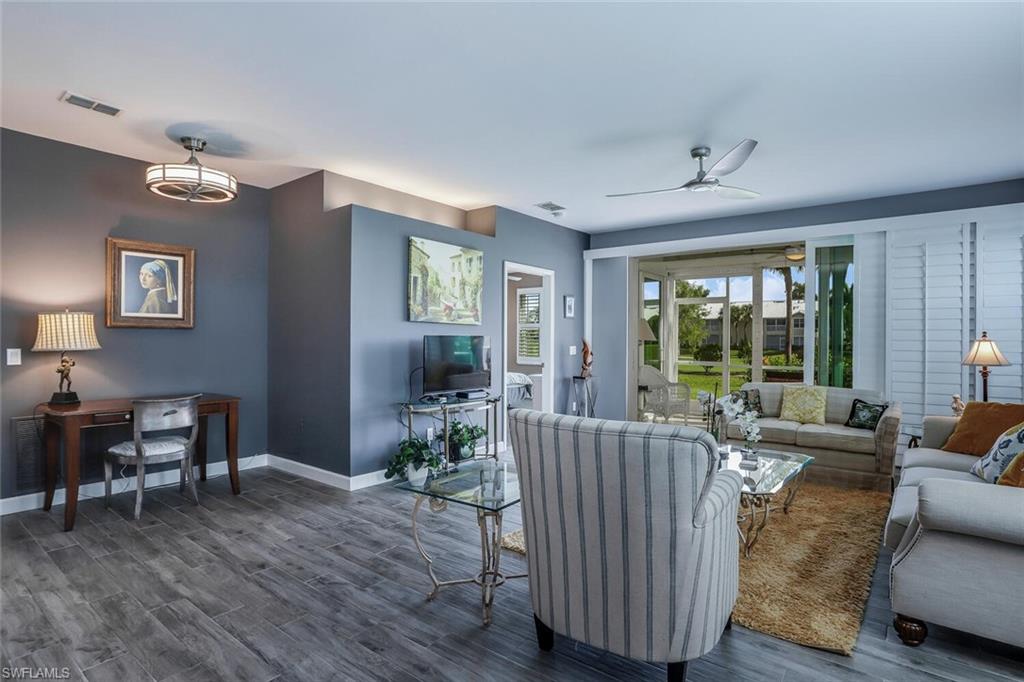 WEDGE WOOD AT THE STRAND - Residential