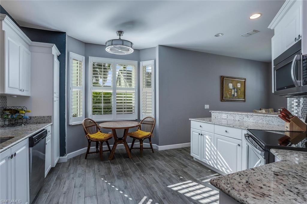 WEDGE WOOD AT THE STRAND - Residential