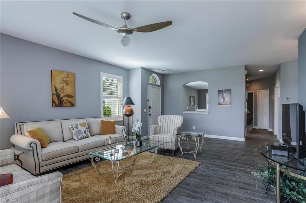 WEDGE WOOD AT THE STRAND - Residential