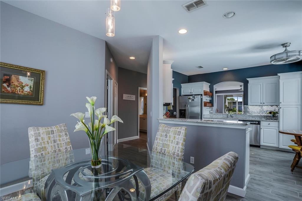 WEDGE WOOD AT THE STRAND - Residential