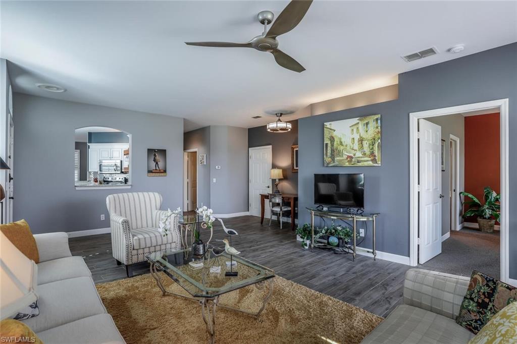 WEDGE WOOD AT THE STRAND - Residential