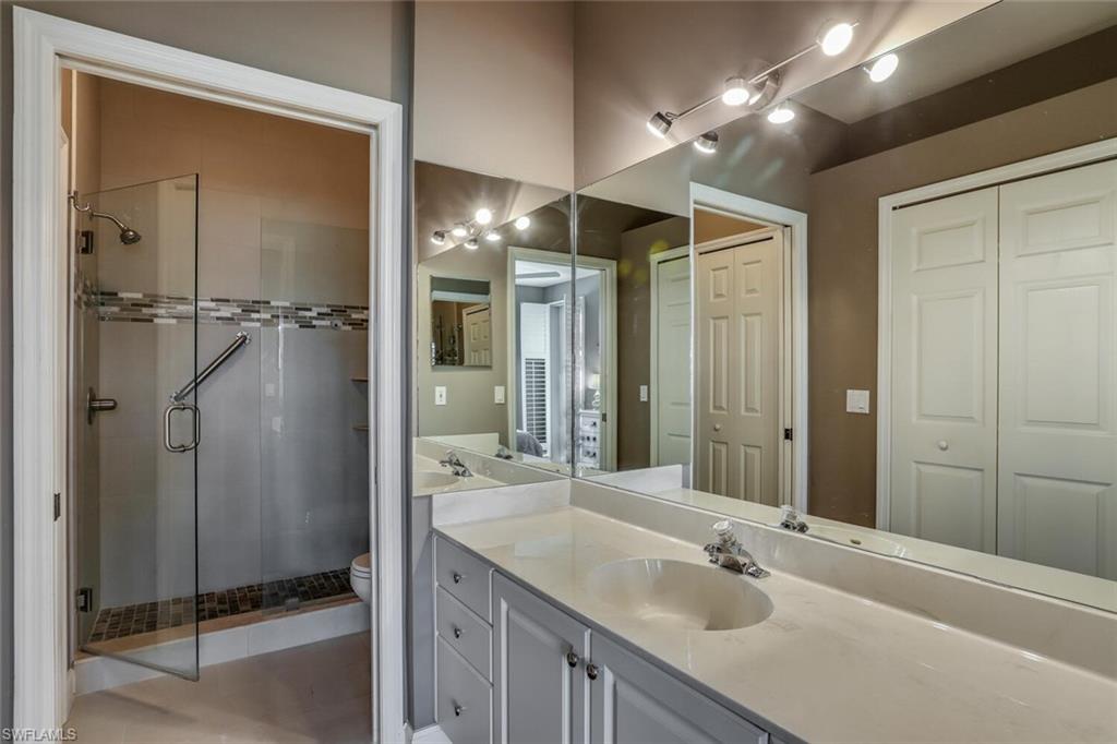 WEDGE WOOD AT THE STRAND - Residential