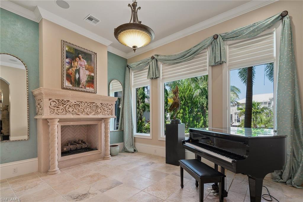 ROYAL HARBOR - Residential