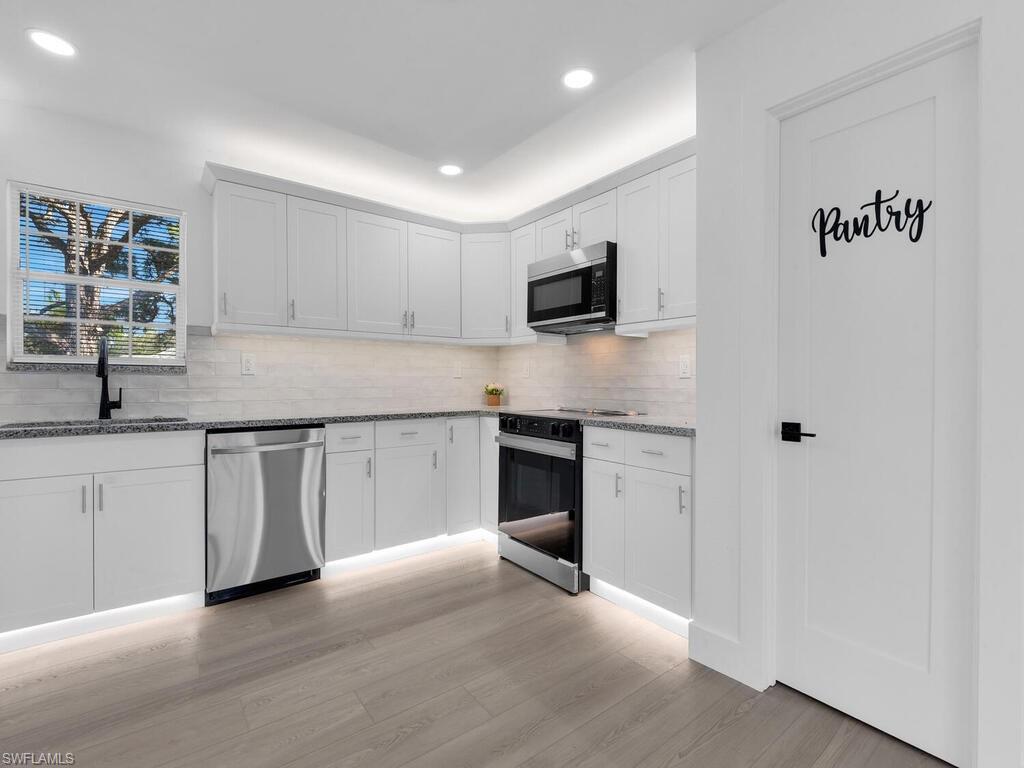 GOLDEN GATE ESTATES - Residential