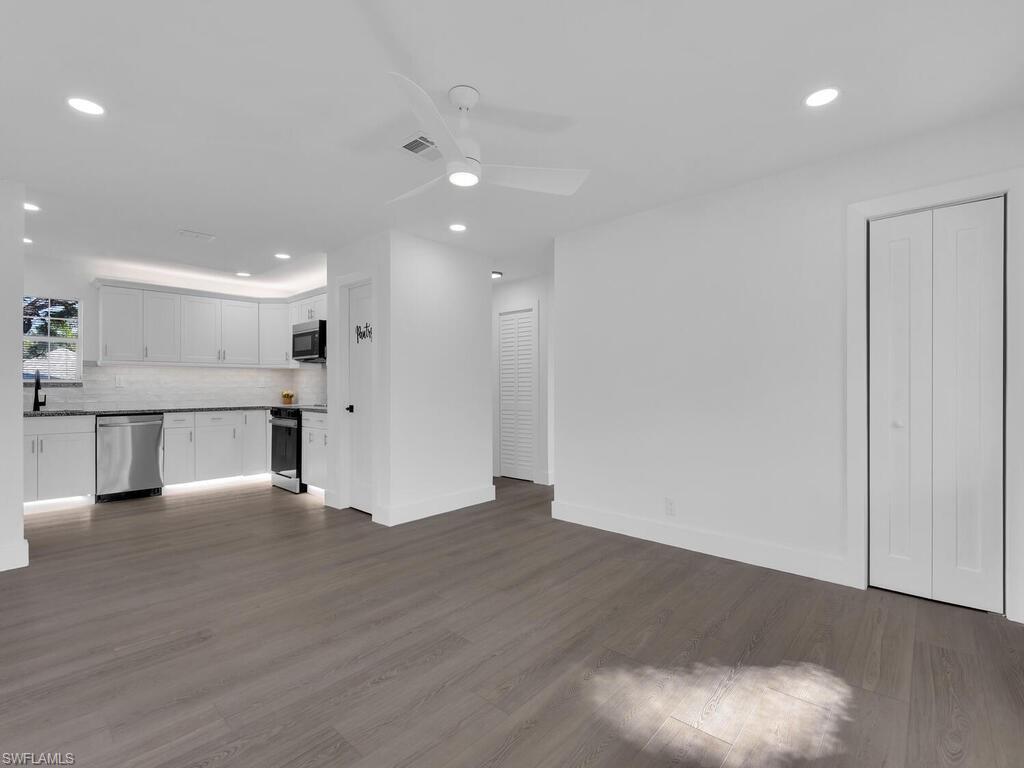 GOLDEN GATE ESTATES - Residential