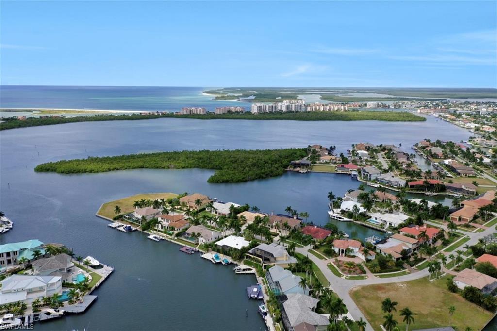 MARCO BEACH - Residential