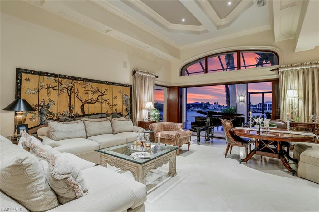 MARCO BEACH - Residential