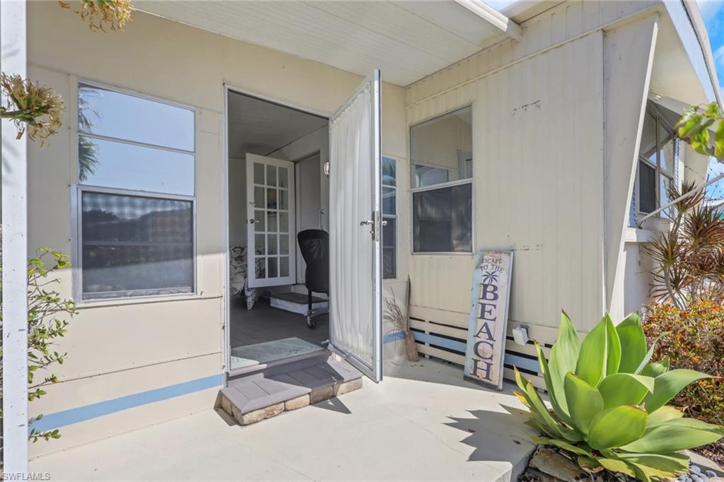 MOORHEAD MANOR - Residential