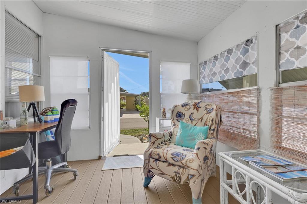 MOORHEAD MANOR - Residential