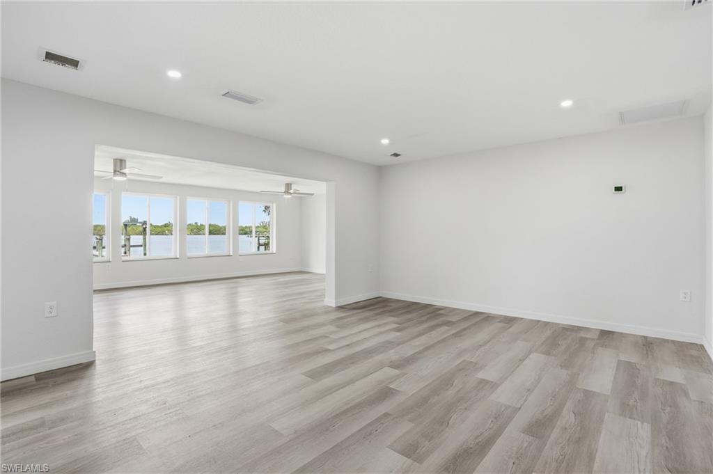 RUSSELL PARK - Residential