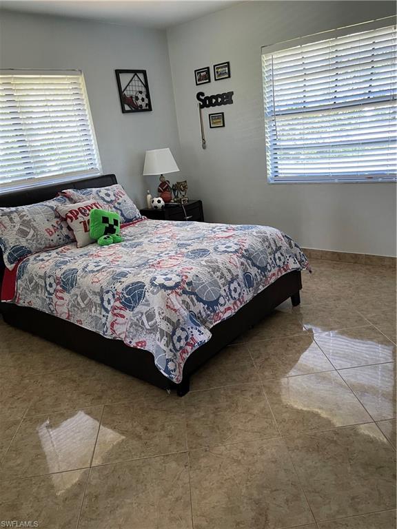 MIRROR LAKES - Residential