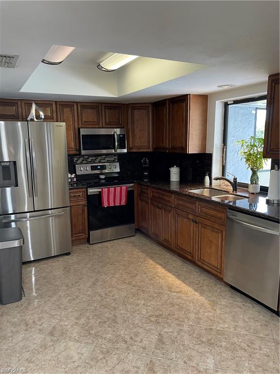 MIRROR LAKES - Residential