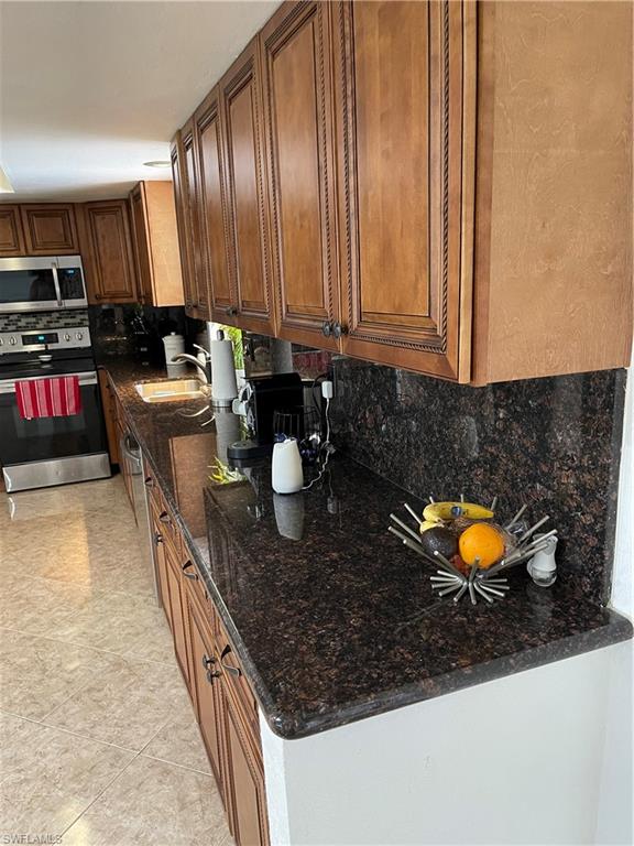 MIRROR LAKES - Residential