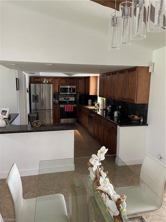 MIRROR LAKES - Residential