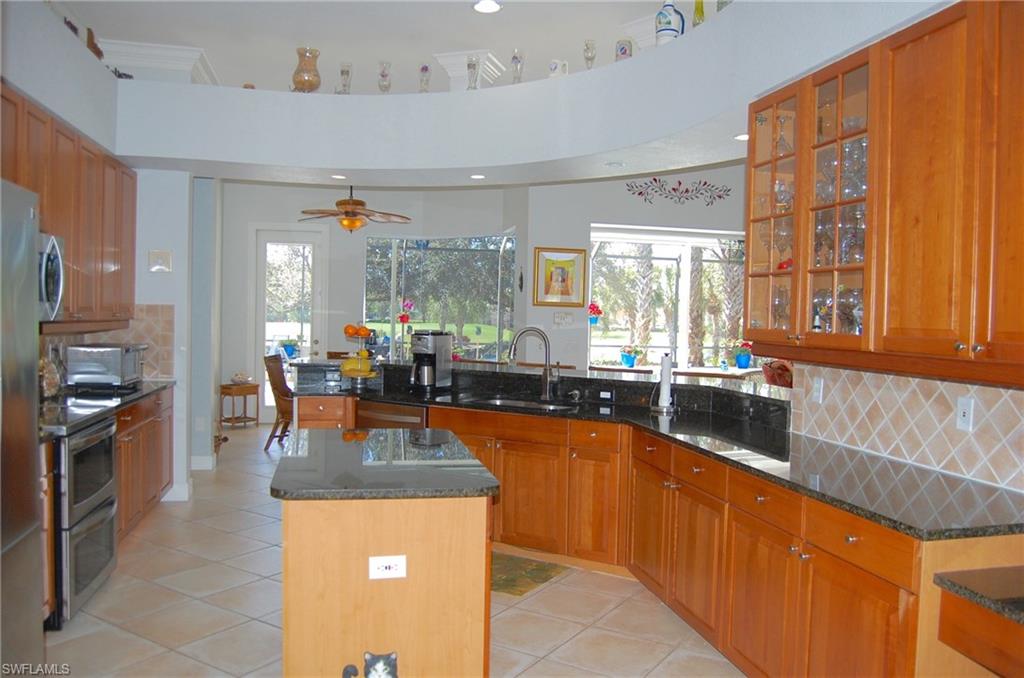 CROWN COLONY - Residential