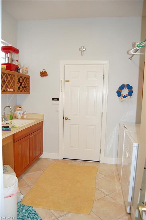 CROWN COLONY - Residential