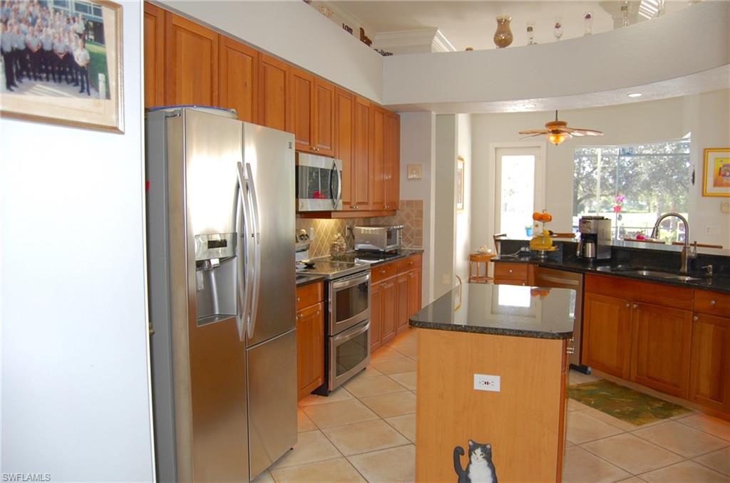 CROWN COLONY - Residential