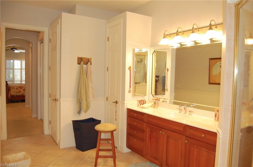 CROWN COLONY - Residential