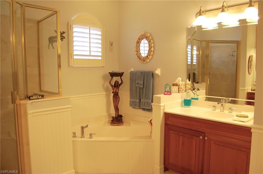 CROWN COLONY - Residential