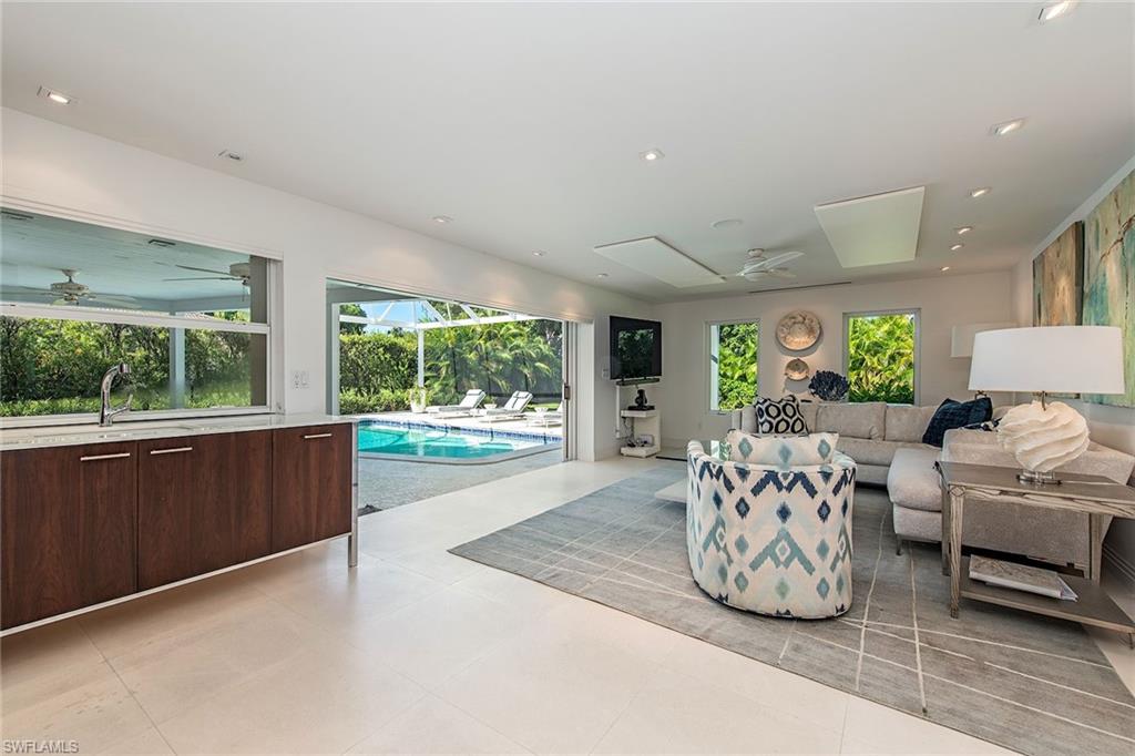 MOORINGS - Residential