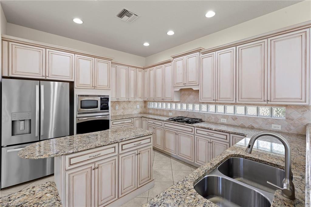 BELLE LAGO - Residential