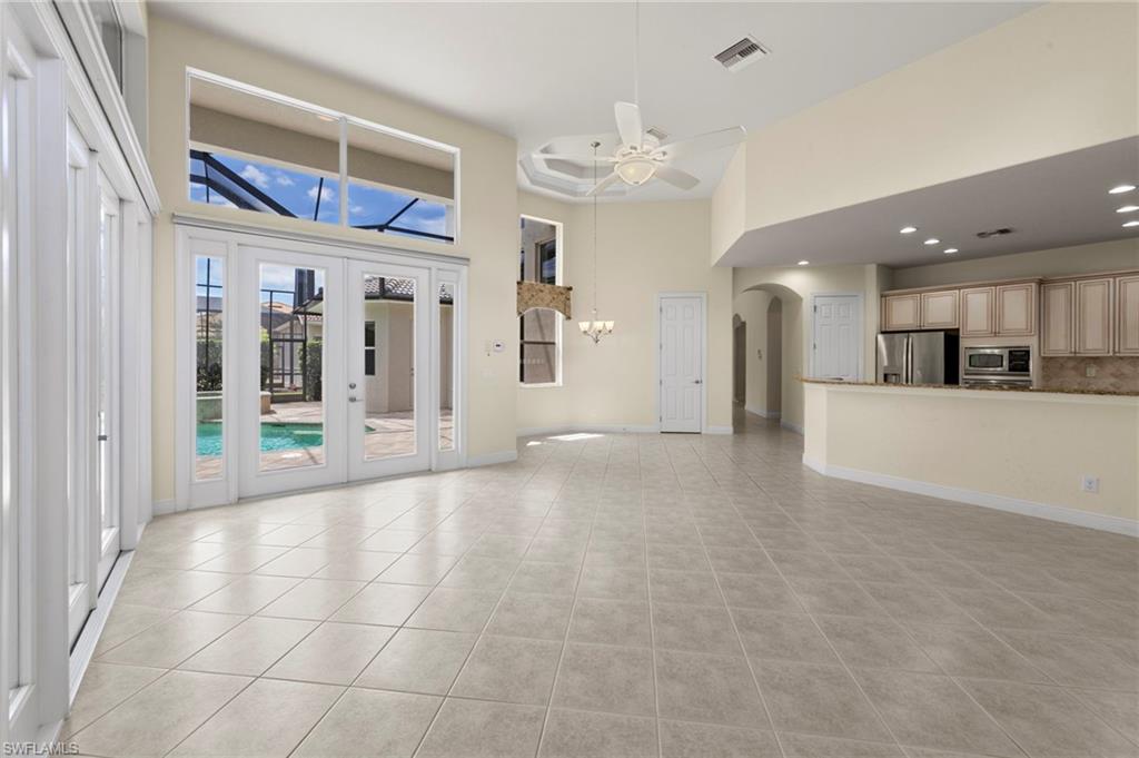 BELLE LAGO - Residential