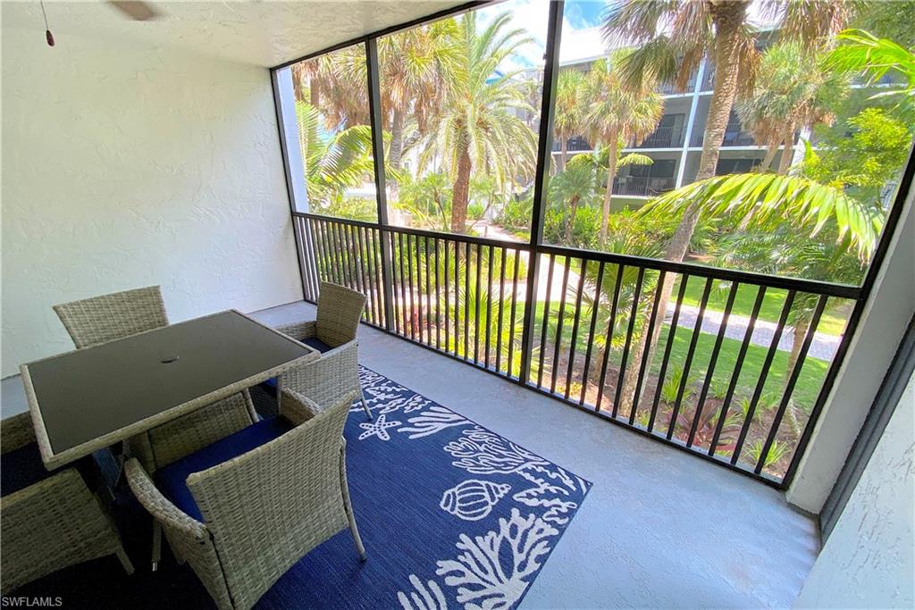 TENNIS VILLAS - Residential