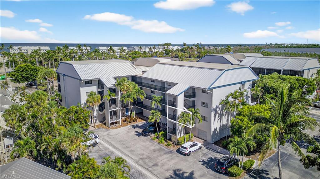 TENNIS VILLAS - Residential