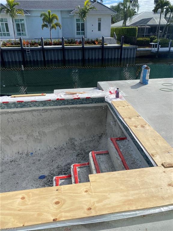 ROYAL HARBOR - Residential