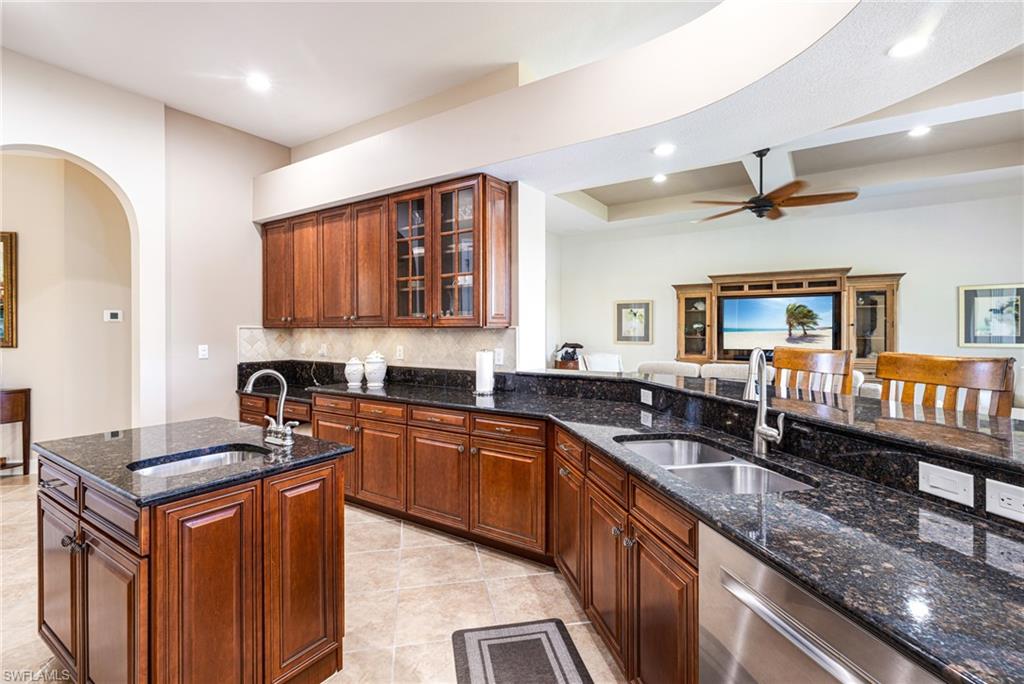 EMERSON SQUARE - Residential