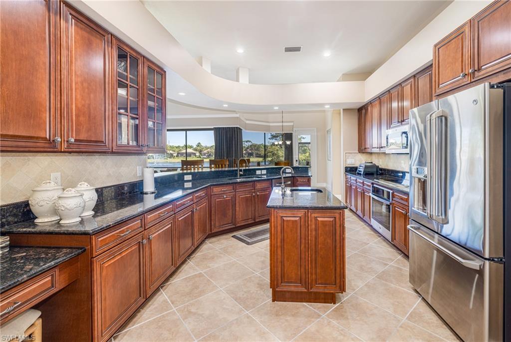 EMERSON SQUARE - Residential