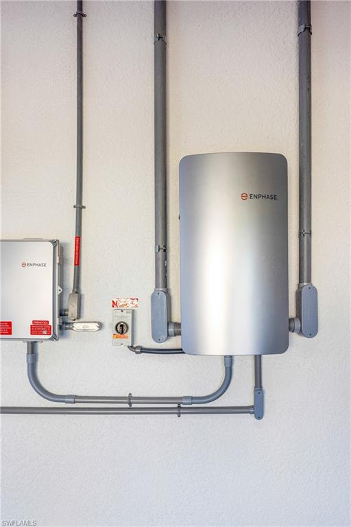 EMERSON SQUARE - Residential