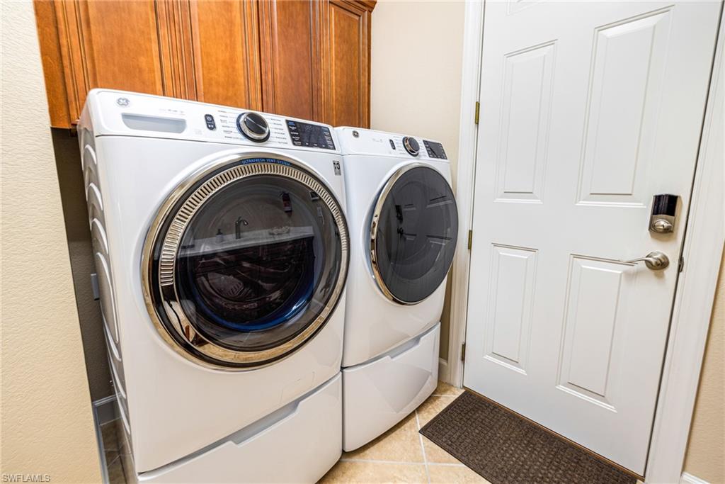 EMERSON SQUARE - Residential