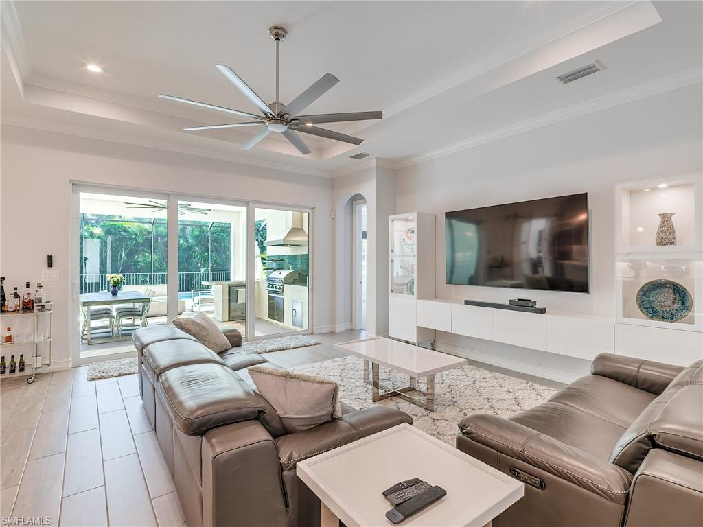 CALOOSA POINTE - Residential