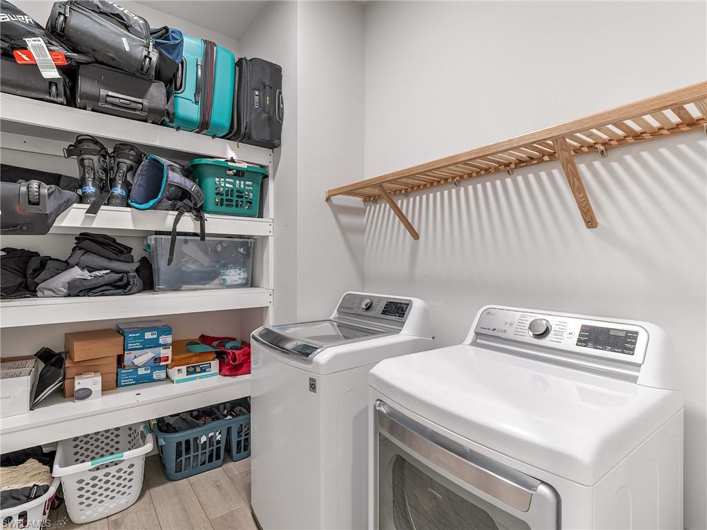 CALOOSA POINTE - Residential