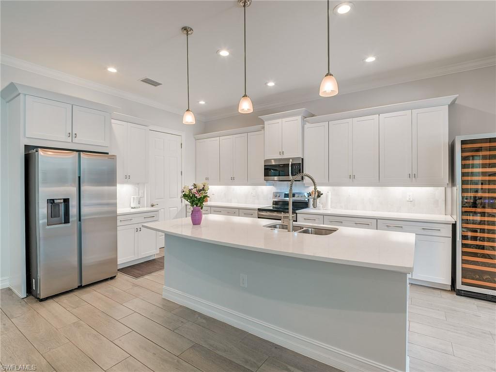 CALOOSA POINTE - Residential