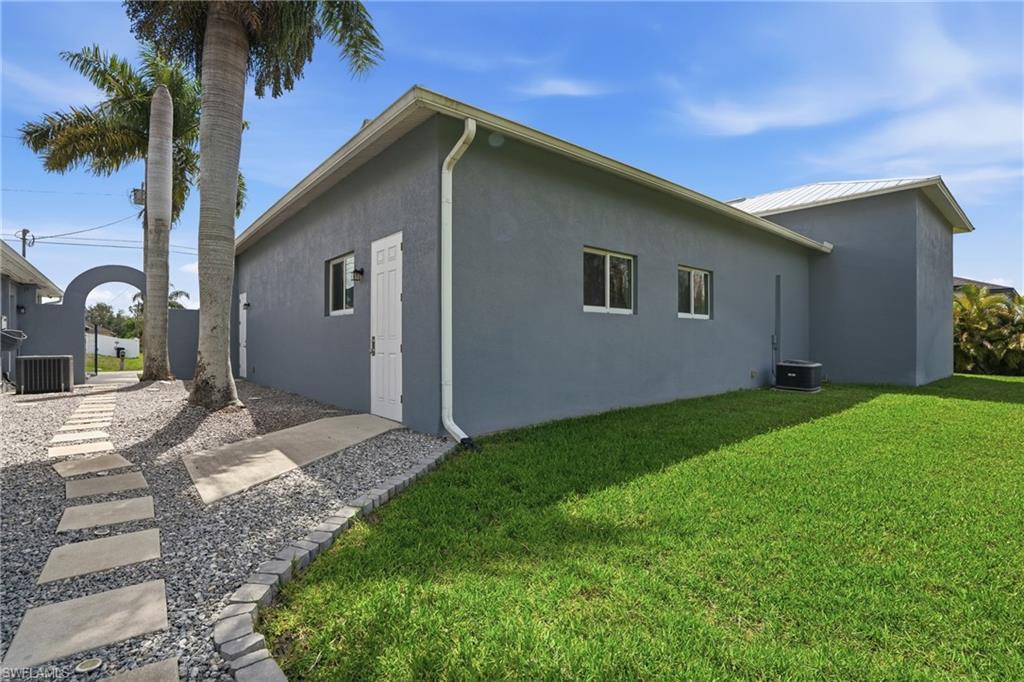 CAPE CORAL - Residential