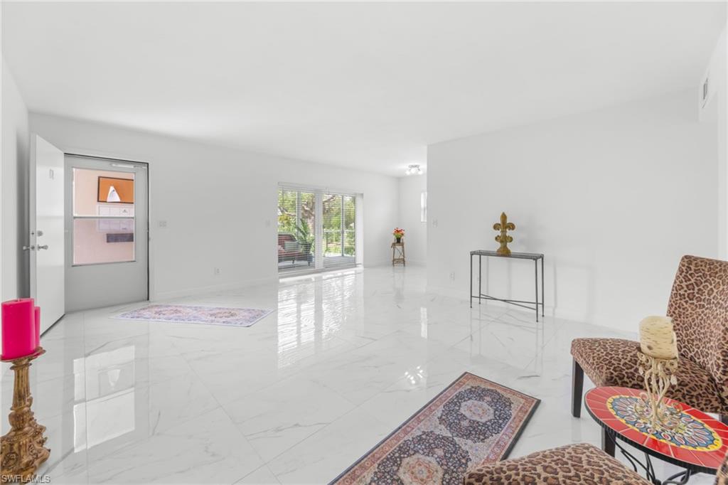 CAPTAINS WALK - Residential