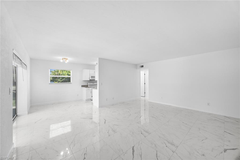 CAPTAINS WALK - Residential