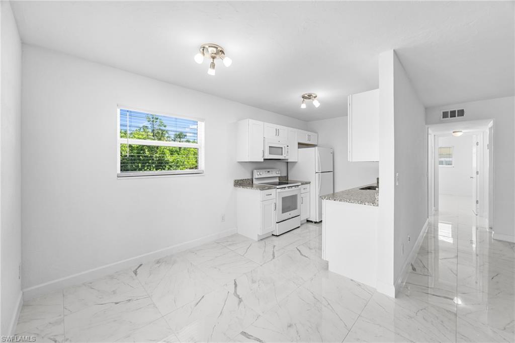 CAPTAINS WALK - Residential