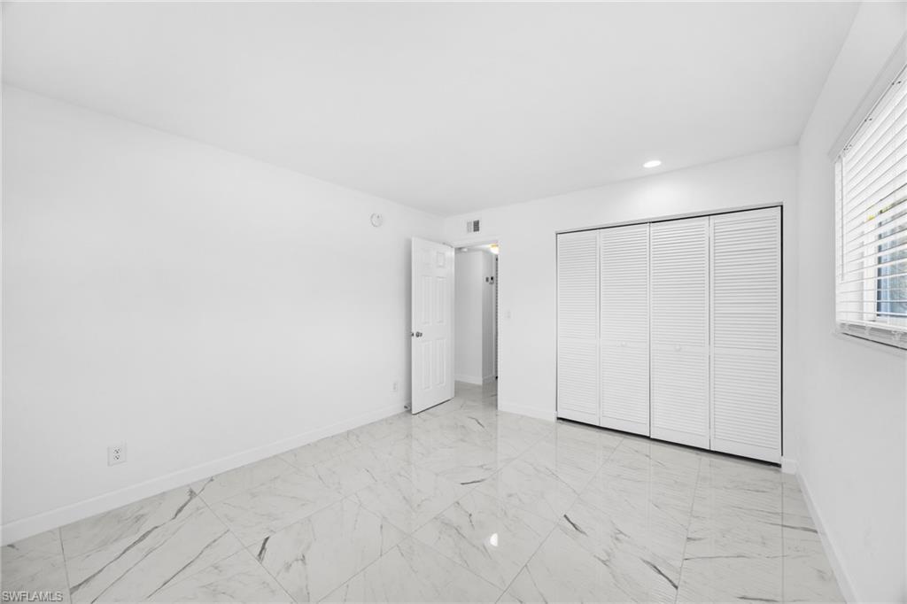 CAPTAINS WALK - Residential