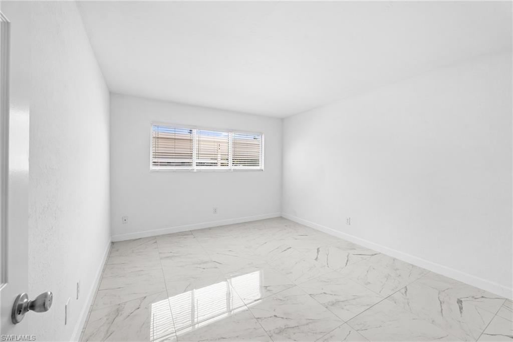 CAPTAINS WALK - Residential