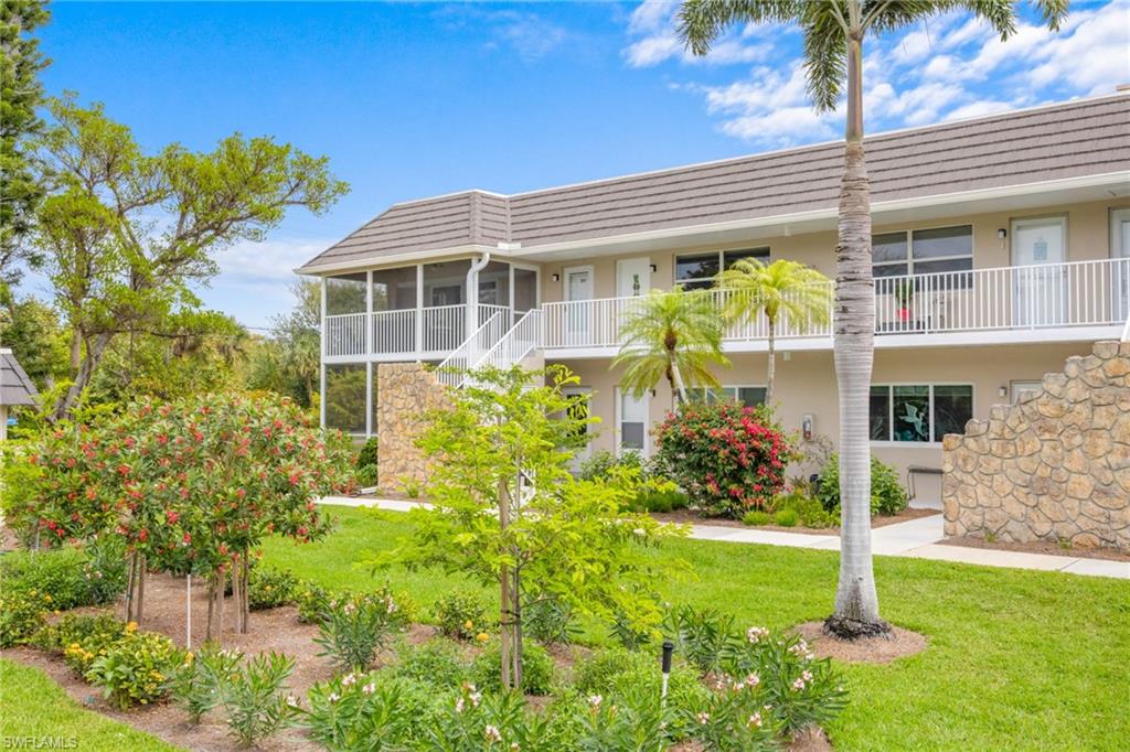 CAPTAINS WALK - Residential