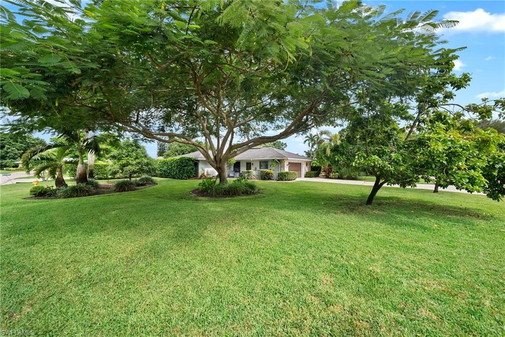 347 Country Club LN