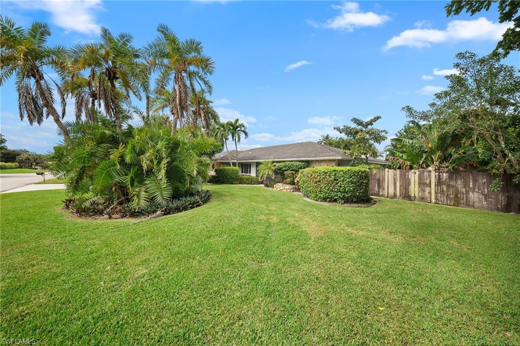 347 Country Club LN
